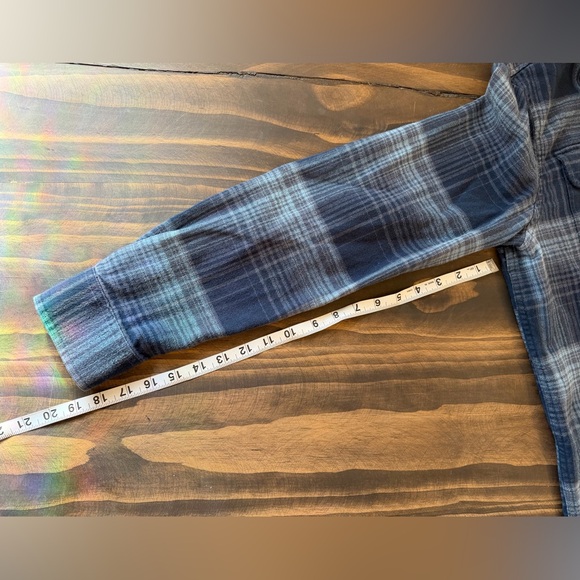 PrAna Men's Flannel button down shirt size medium - Picture 6 of 6